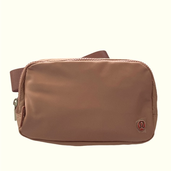 LULULEMON Light Pink Waist Bag Sling Bag Brand New With Tag - Picture 1 of 8